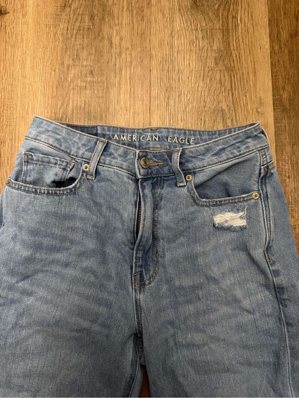 American Eagle Mom Jean - Picture 4 of 8